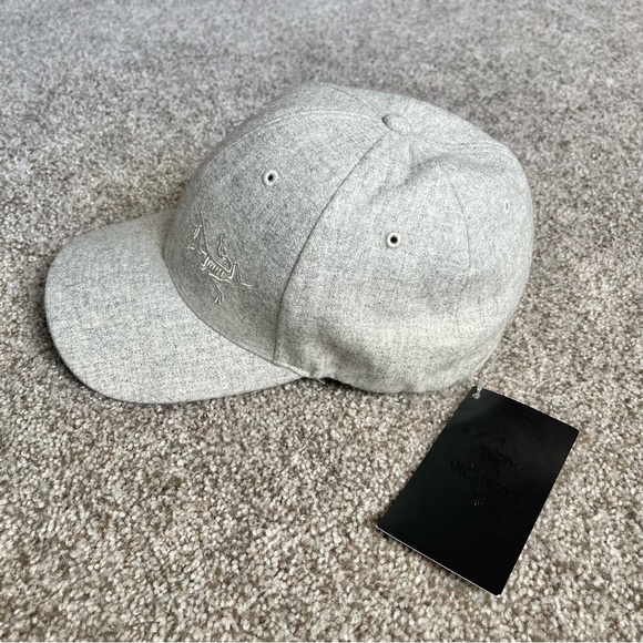 Arc'teryx Unisex Wool Ball Cap Sz S/M In Light Grey Heather NWT - Picture 4 of 12